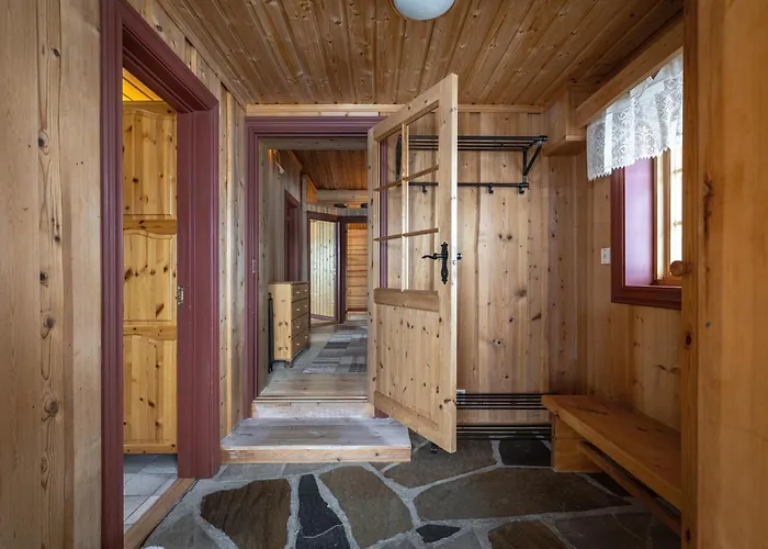 øynebråten Støl, Golsfjellet Feriehus